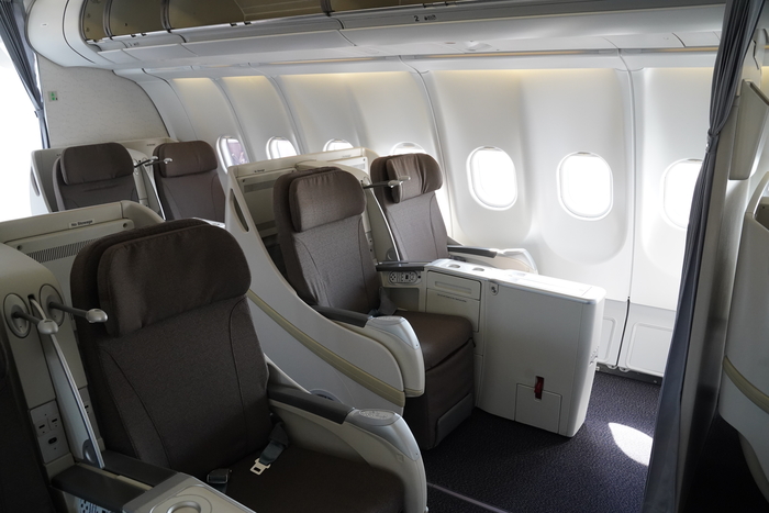T'way Business Seat / Photo = Hanjin Tourism