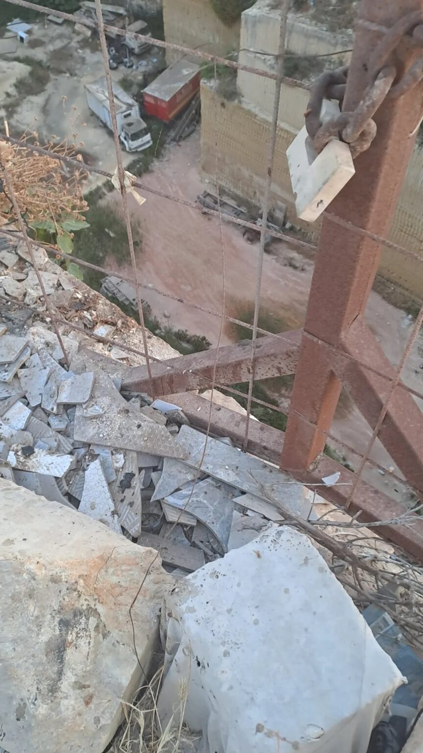 Does anyone know what this huge hole is in the Bethets Mqabba and Siġiewi?