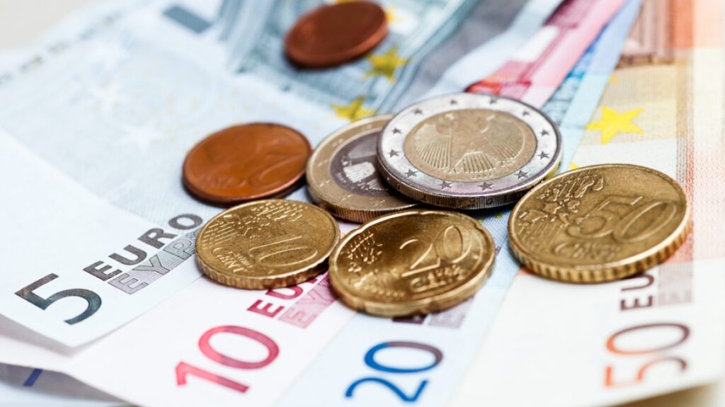 Kosovo's trade deficit reaches 6 billion euros, economists warn of deep crisis