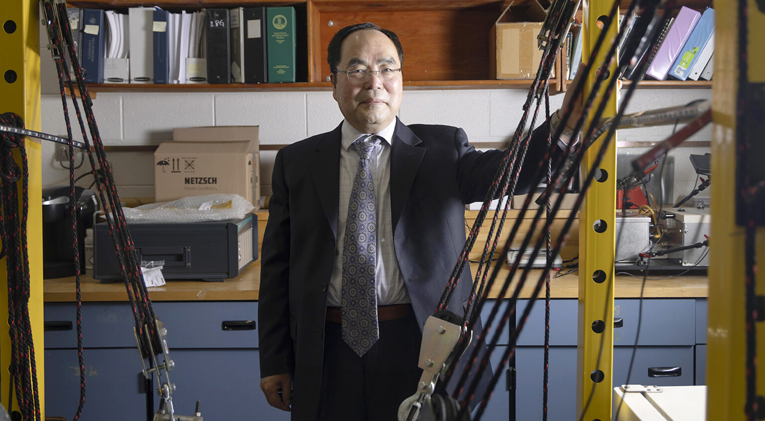 MAE Professor Awarded $1 Million Grant to Develop Underwater Wave Energy System