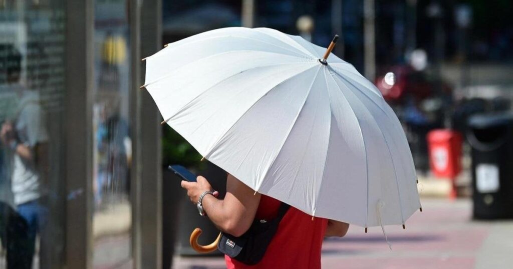 Temperatures forecast to hit 33°C as yellow weather warning issued