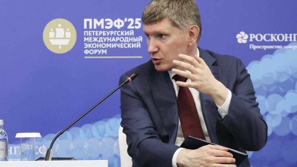 Russia’s economy minister says the country is on ‘the brink of recession’ Russia's economy minister says the country is on 'the brink of recession'