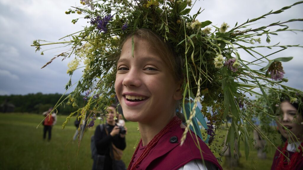 Ukrainians celebrate midsummer traditions with song, dance and fire