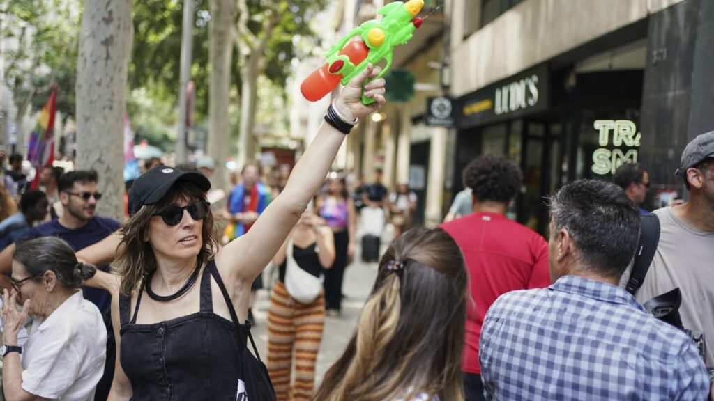 Spaniards sour on tourism industry amid housing crunch