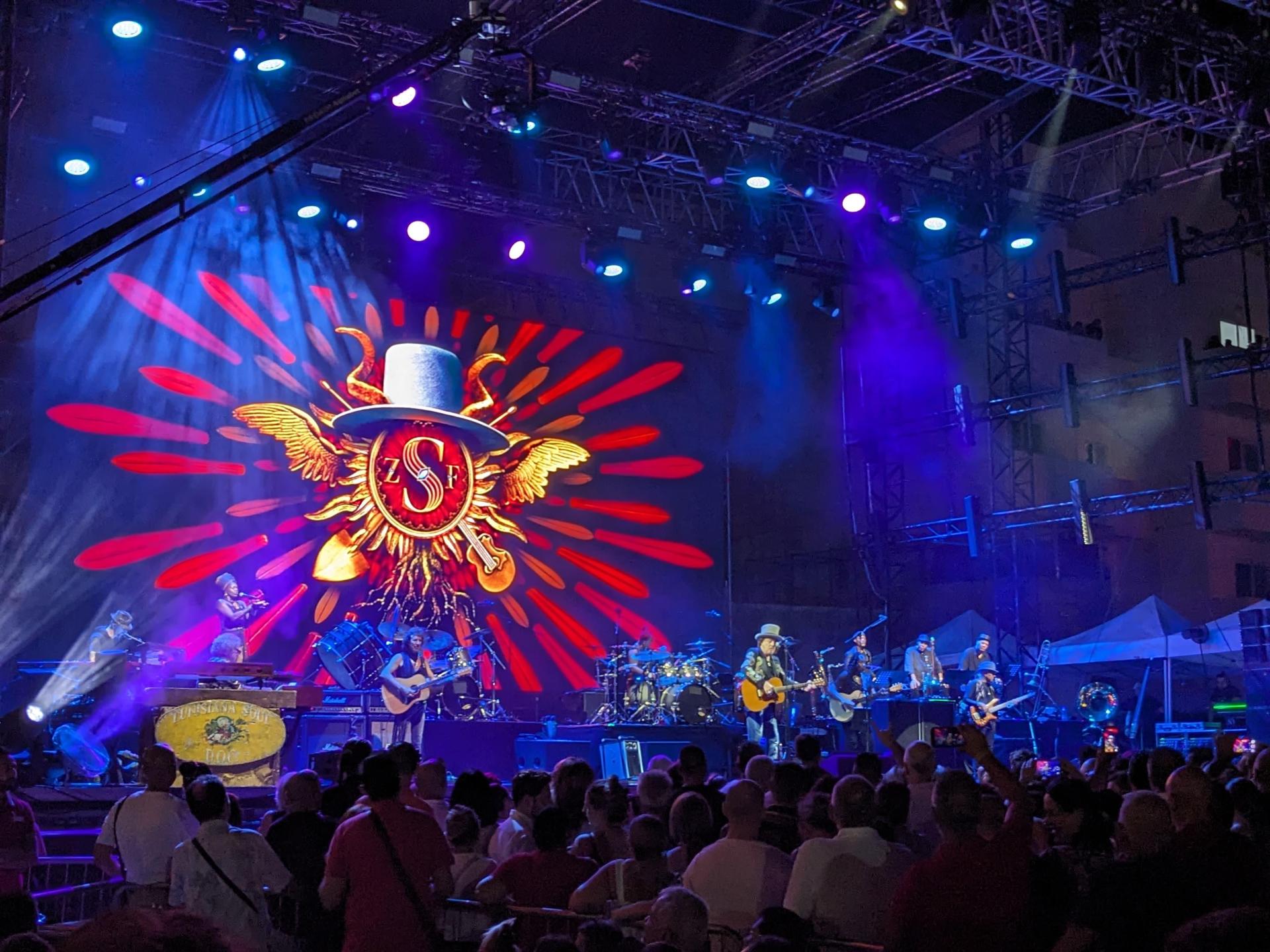 Zucchero was backed up by his excellent band.