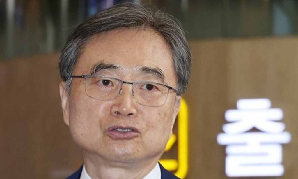 FM Cho says his Japan visit preceding US trip can help ‘upgrade’ 3-way cooperation FM Cho says his Japan visit preceding US trip can help 'upgrade' 3-way cooperation