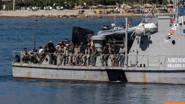 The slave traders do not stop: 520 illegal immigrants were found south of Gavdos at dawn