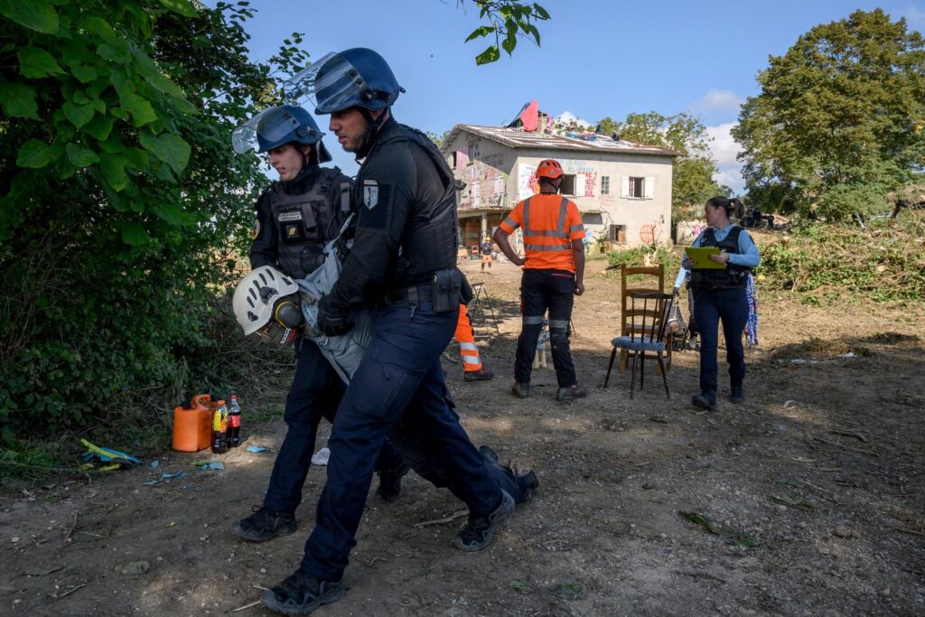 Amnesty International condemns 'repression' of environmental and climate activists in France