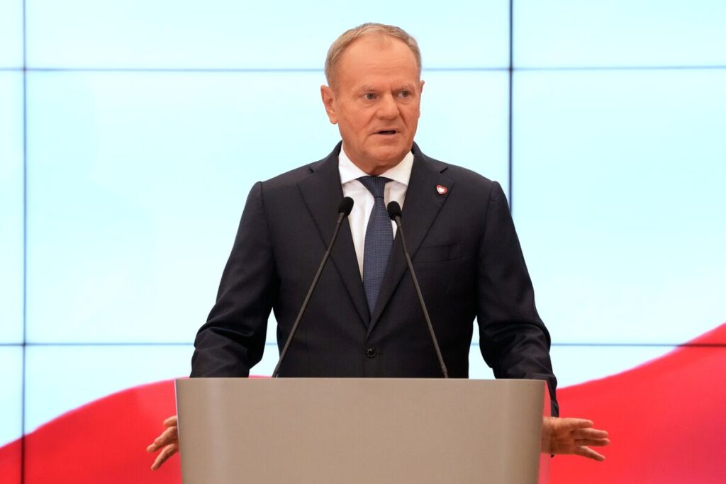 Poland’s Tusk Warns of Consequences From High Debt and Deficit Poland’s Tusk Warns of Consequences From High Debt and Deficit