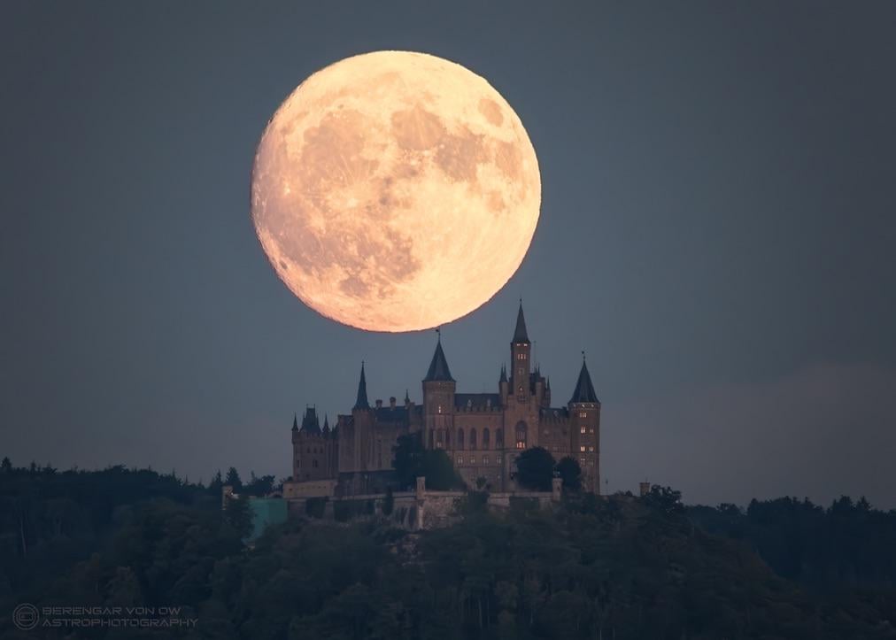 Buck moon and Hohenzollern Castle