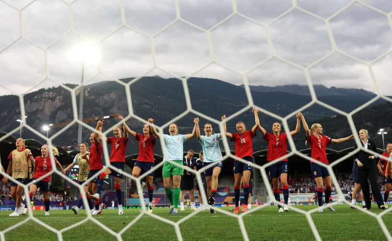 Soccer-Graham Hansen’s intuition lifts Norway bid for Euro redemption | 1450 AM 99.7 FM WHTC