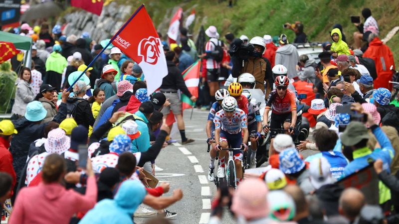 Tour de France spectator hit by INEOS-Grenadiers team car
