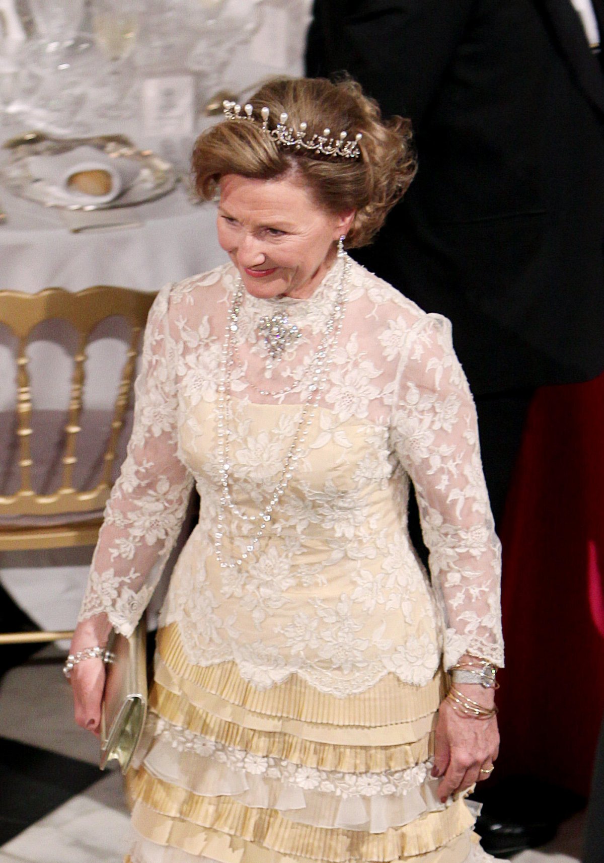 The Queen of Norway attends a gala dinner celebrating the 70th birthday of Queen Margrethe II of Denmark at Fredensborg Palace on April 16, 2010 (Patrick van Katwijk/DPA Picture Alliance/Alamy)