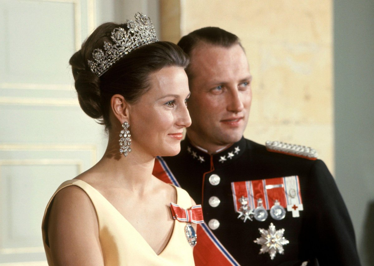 The Crown Prince and Crown Princess of Norway pose for an official gala portrait in Oslo, October 1969 (Erik Thorberg/NTB/Alamy)