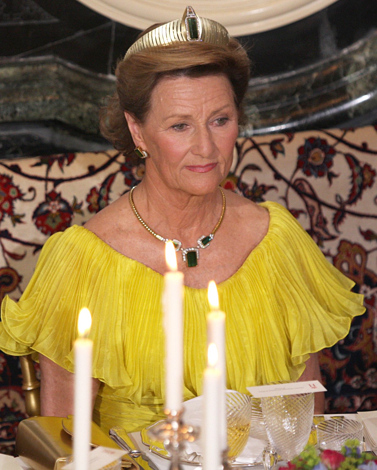 The Queen of Norway attends a gala dinner celebrating the 75th birthday of Prince Henrik of Denmark at Fredensborg Palace on June 11, 2009 (Albert Nieboer/DPA Picture Alliance Archive/Alamy)
