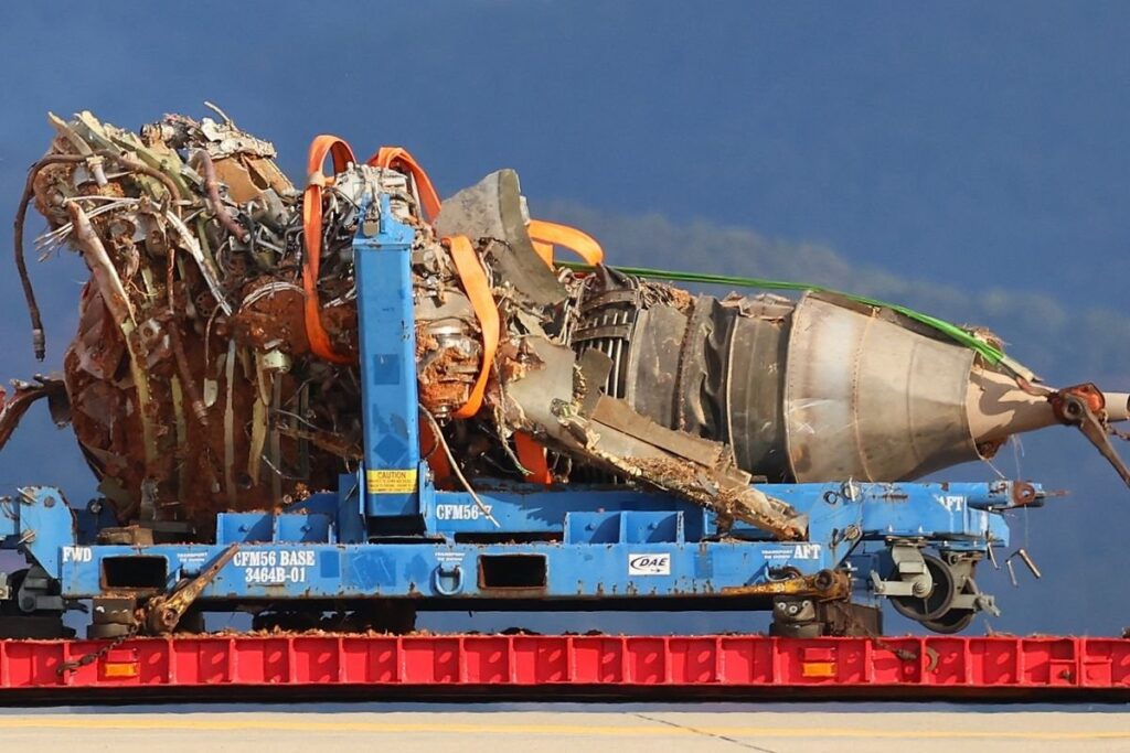 South Korea canceled the announcement of investigation results for Jeju Air 7C2216 crash after bereaved families protested.