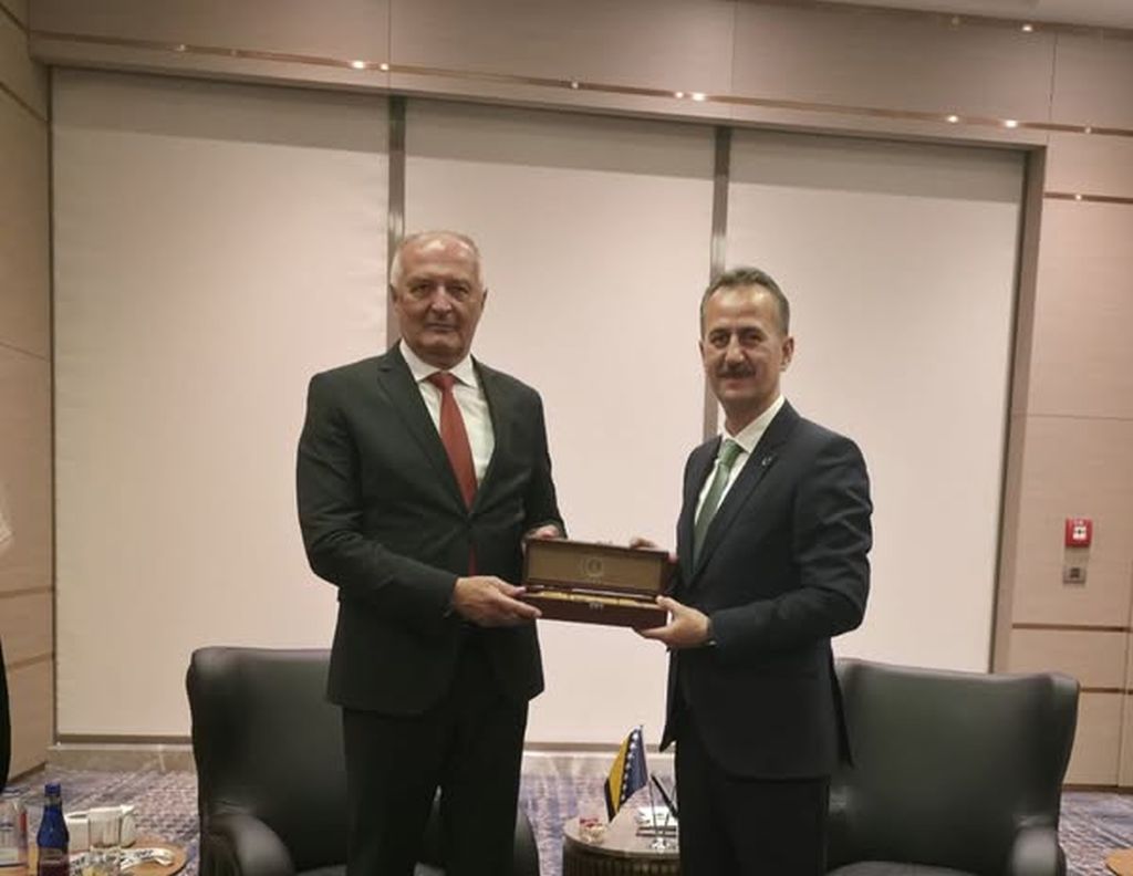 Bosnia, Türkiye deepen defense ties at IDEF 2025 (PHOTO) Bosnia, Türkiye deepen defense ties at IDEF 2025 (PHOTO)