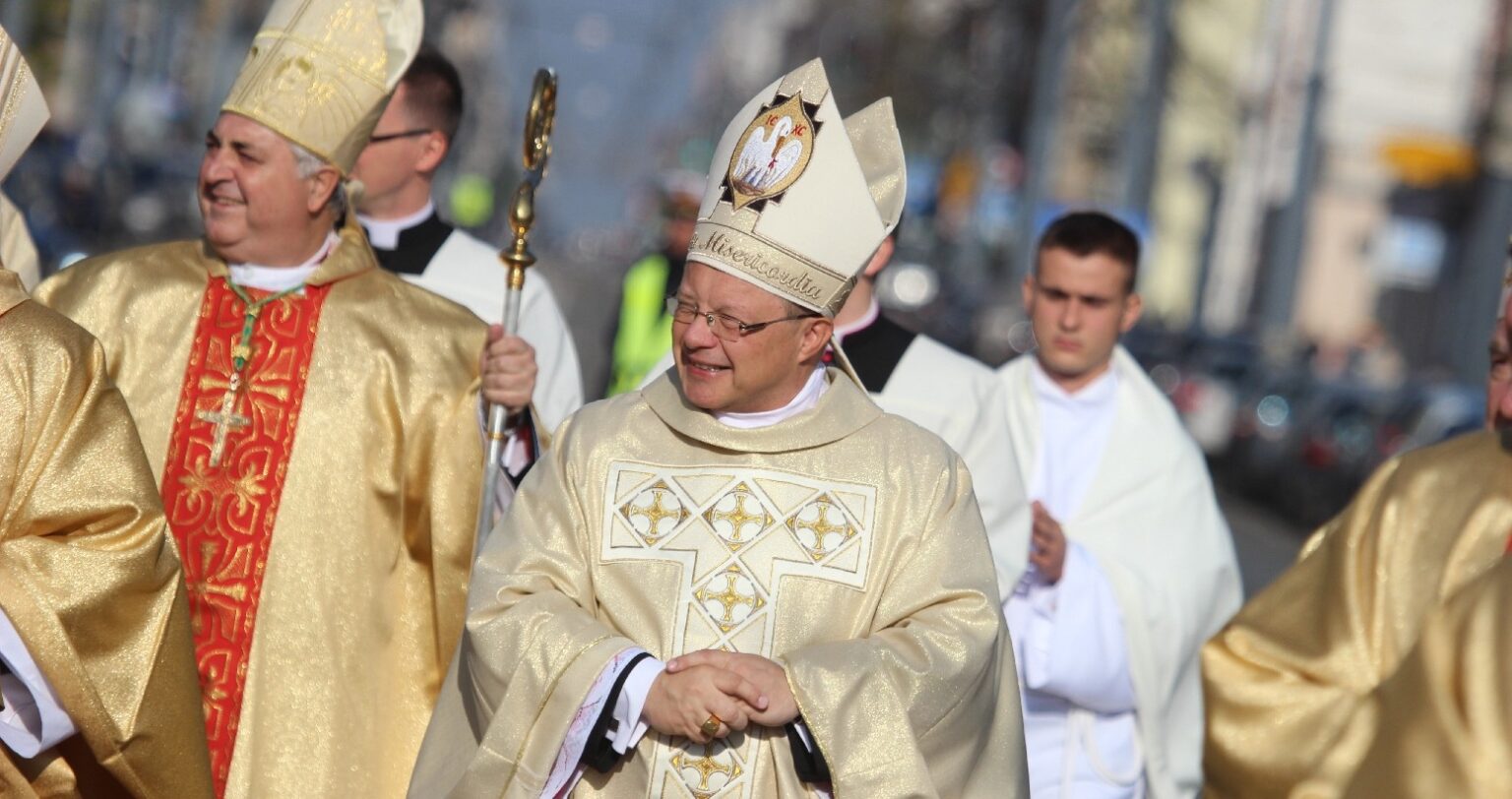 Polish archbishop condemns “fear and hate” of migrants as unchristian Polish archbishop condemns “fear and hate” of migrants as unchristian