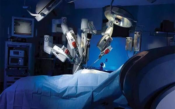 First-Ever Autonomous Surgical Robot Completes Operations Using Natural Language Commands