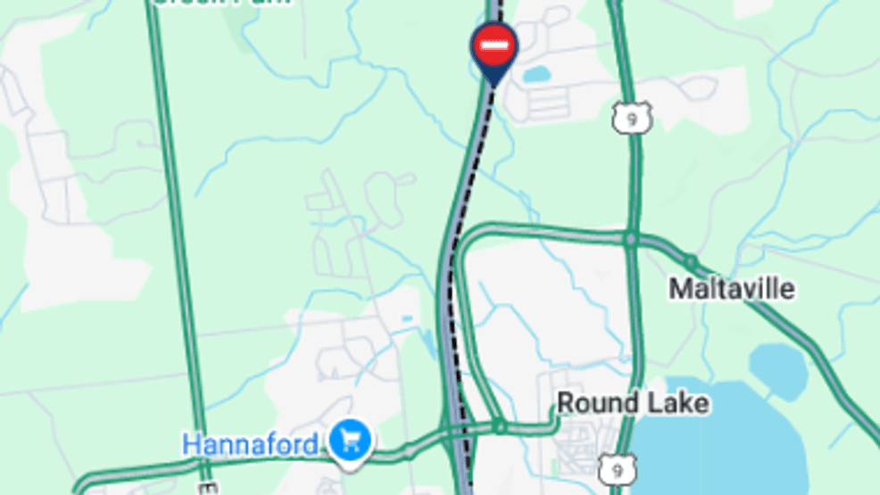 Crash closes all lanes on I-87 Northway near Exit 12 in Malta station icon