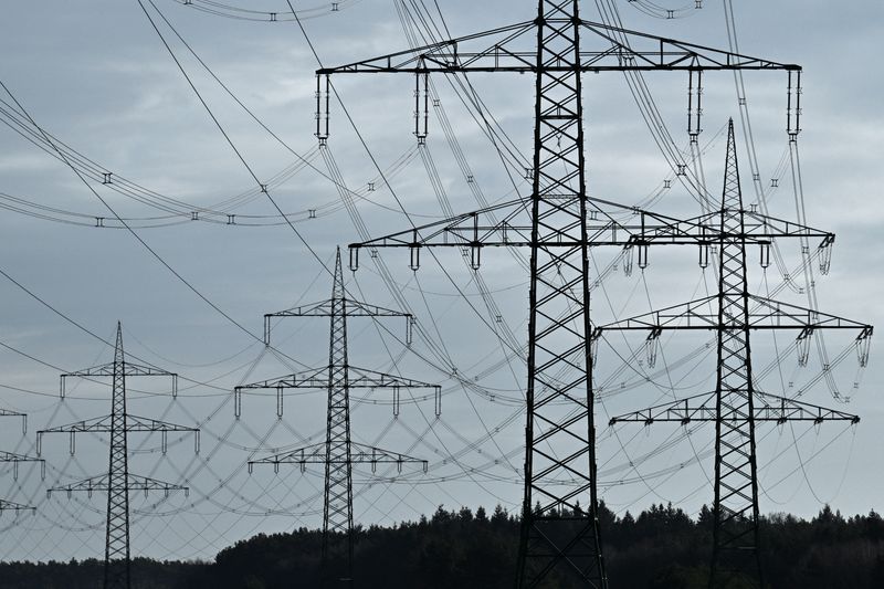 Spain's energy lobby calls for higher proposed return on grid investment
