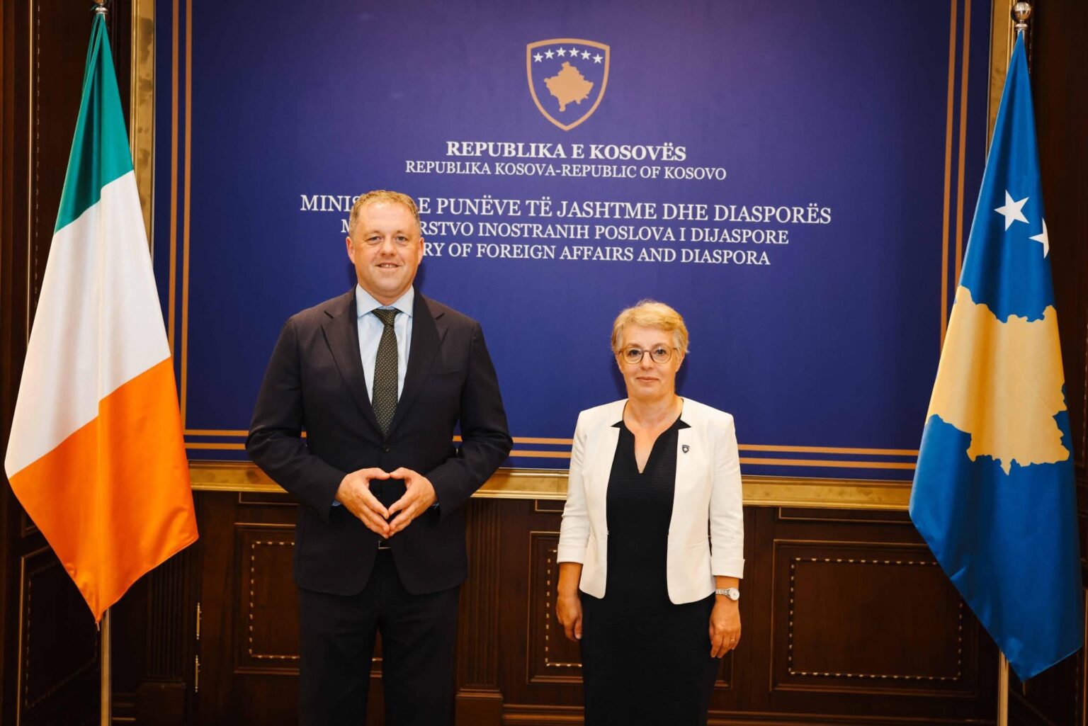 Gërvalla hosts Irish Minister Thomas Byrne in a meeting – support for Kosovo's European integration emphasized