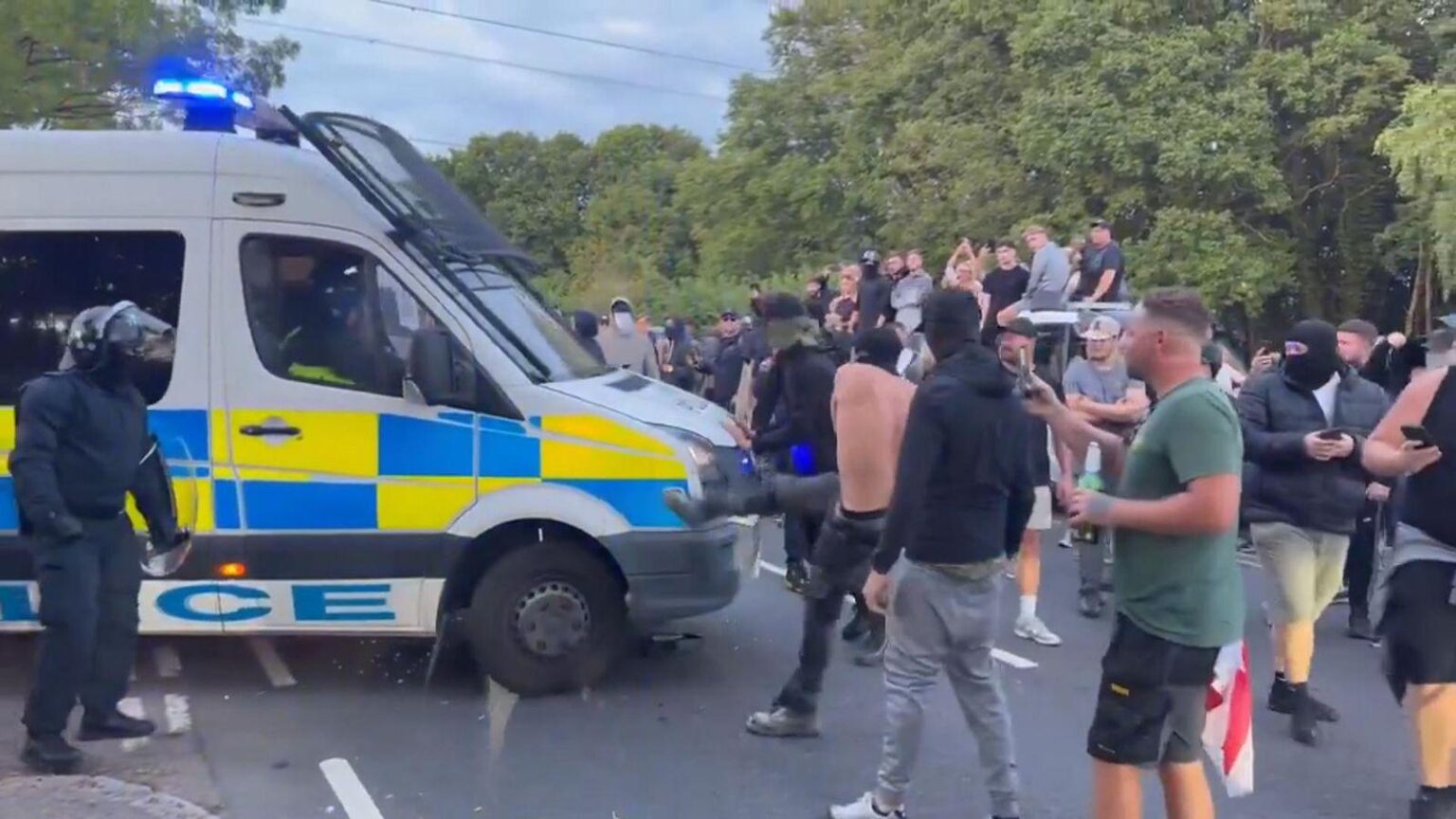 Essex Police say Nigel Farage claims about  migrant hotel protest  are 'categorically wrong'