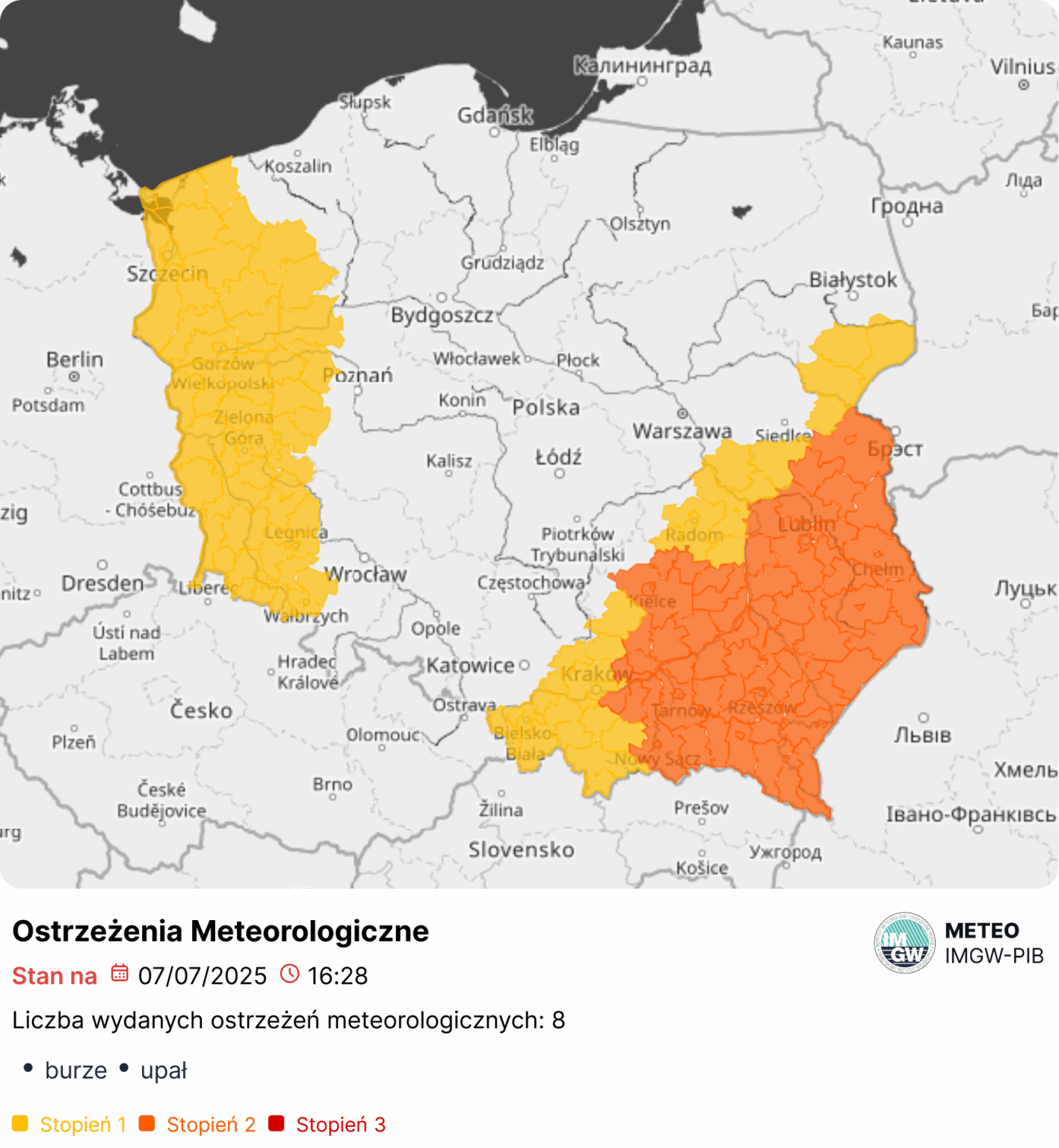 A storm front is sweeping across Poland. Beware of dangerous supercells.