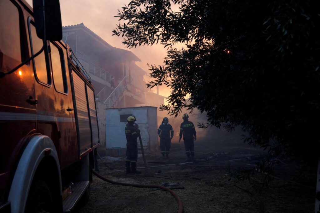 Greece, Turkiye battle wildfires - World