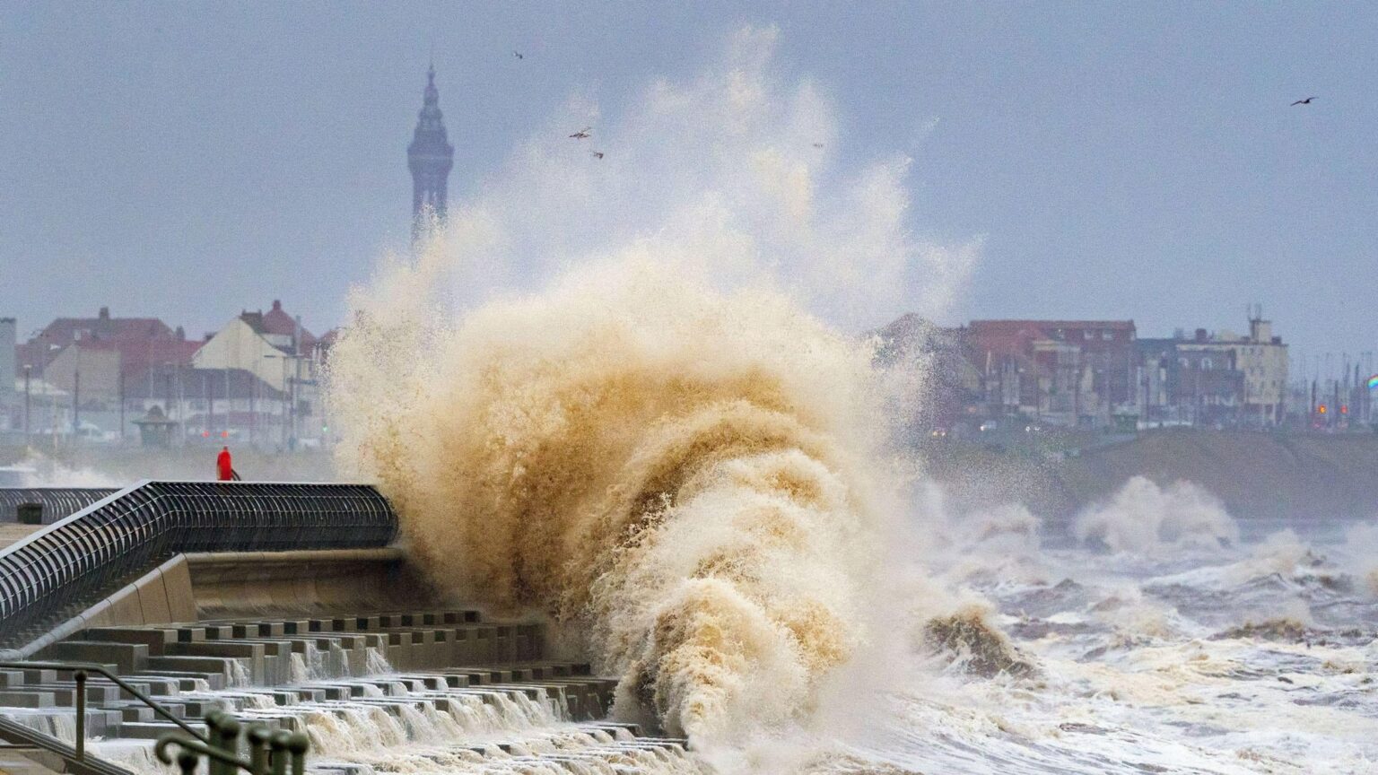 UK sea level rising faster than global average, study finds