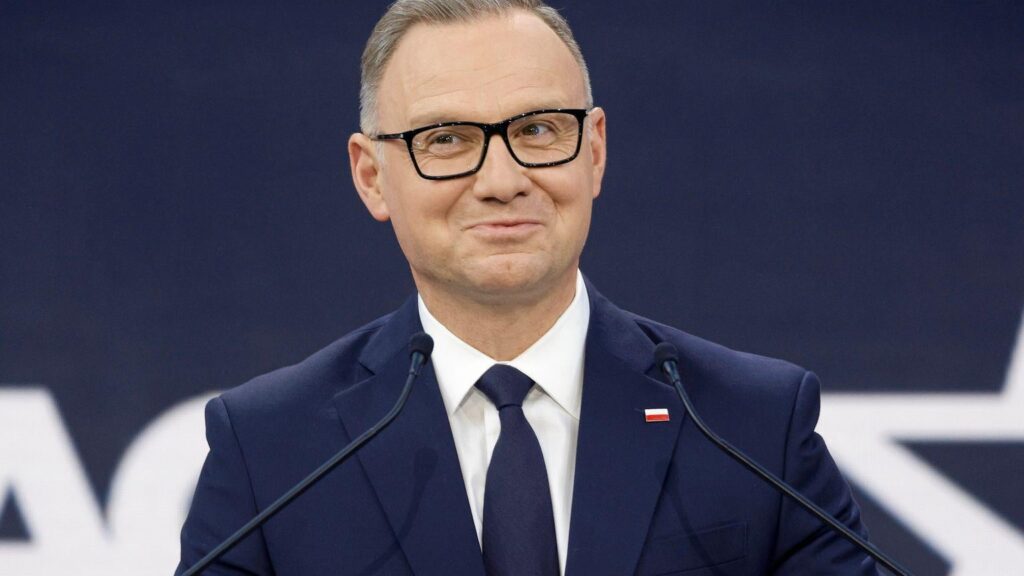 Empik withdrew the book about Andrzej Duda. “Numerous applications” Empik withdrew the book about Andrzej Duda. "Numerous applications"