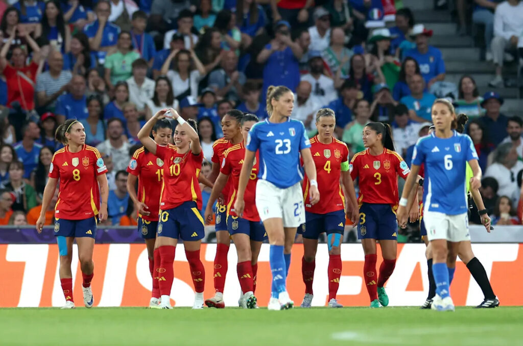 Italy 1-3 Spain: Dominant Spain top Group B but feisty Italy could threaten in quarter-finals Download app from appStore
