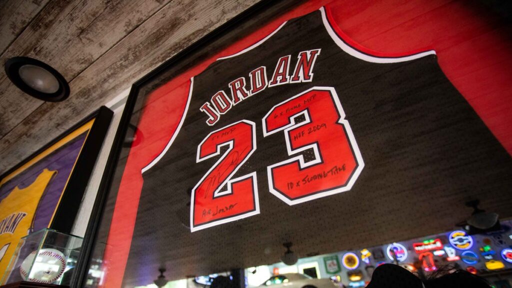 Man under investigation for counterfeit sports memorabilia found dead