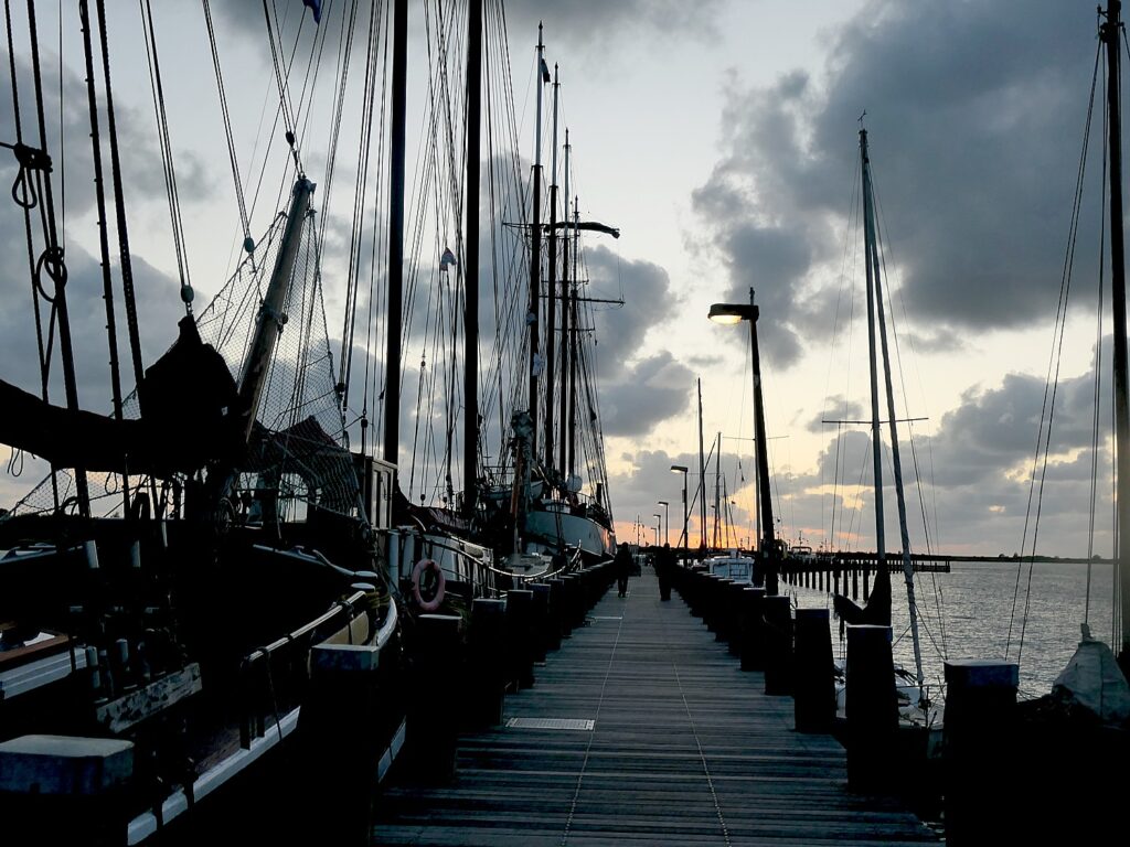 BoatBike Neth L 052325 2009e2 c Karen Rubin Makkum