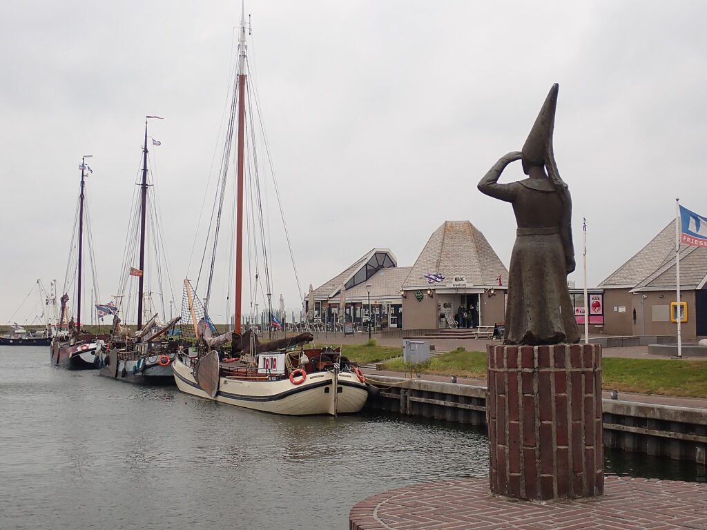 BoatBike Neth O 052425 219e2 c Karen Rubin Stavoren