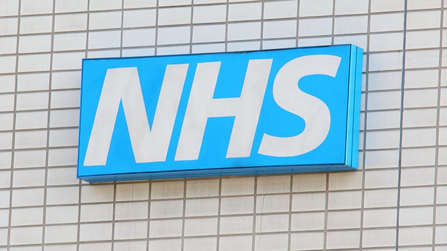 NHS bosses who silence whistleblowers to be banned from health service