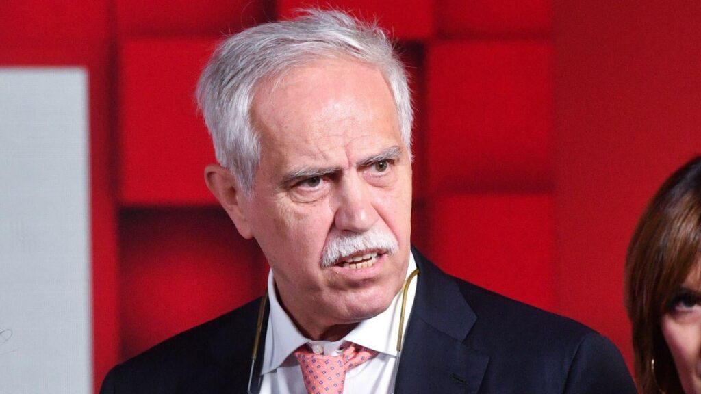 Succession saga sees Polish billionaire fired by his own family’s foundation
