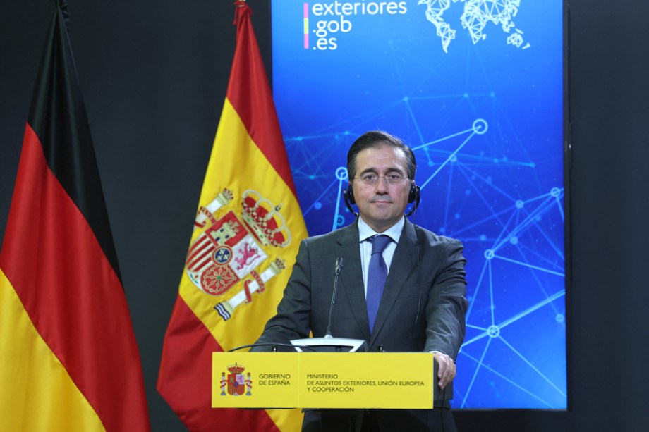 Spain sends urgent food aid to Gaza to fight ‘induced famine,’ urges land access, ceasefire – Middle East Monitor