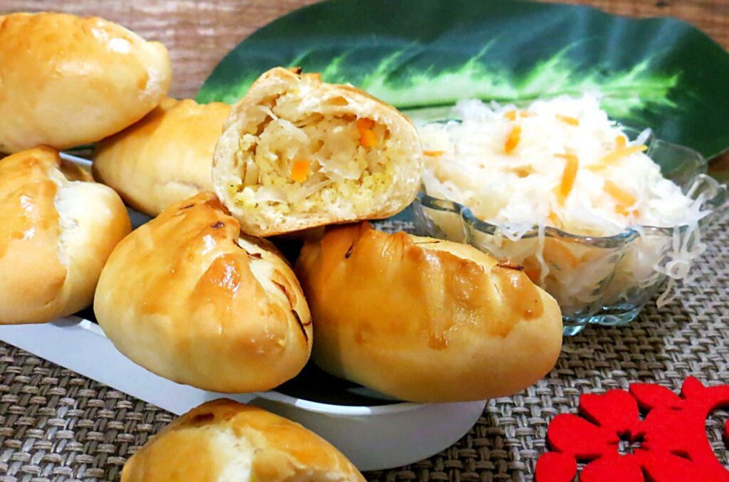 Recipes/tips/tricks for Polish oven-baked pierogi (sójki mazowieckie, or are there other varieties?) dough