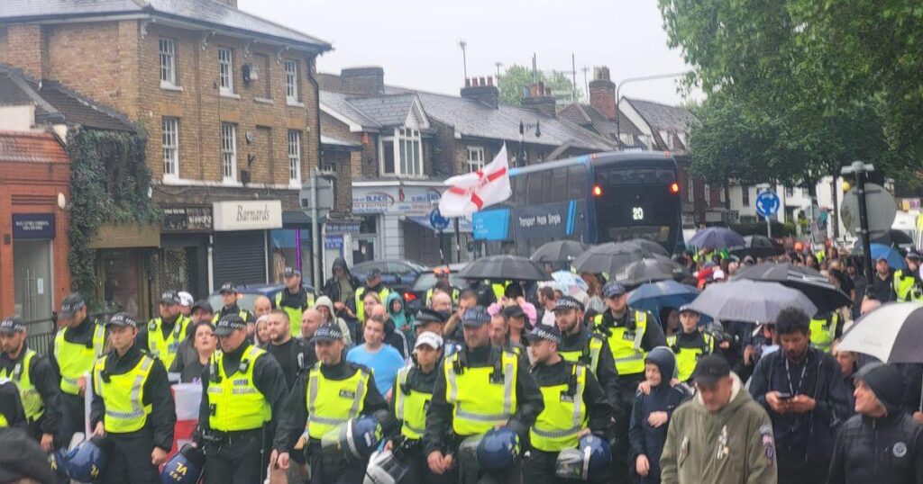 Council votes to close protested Epping hotel