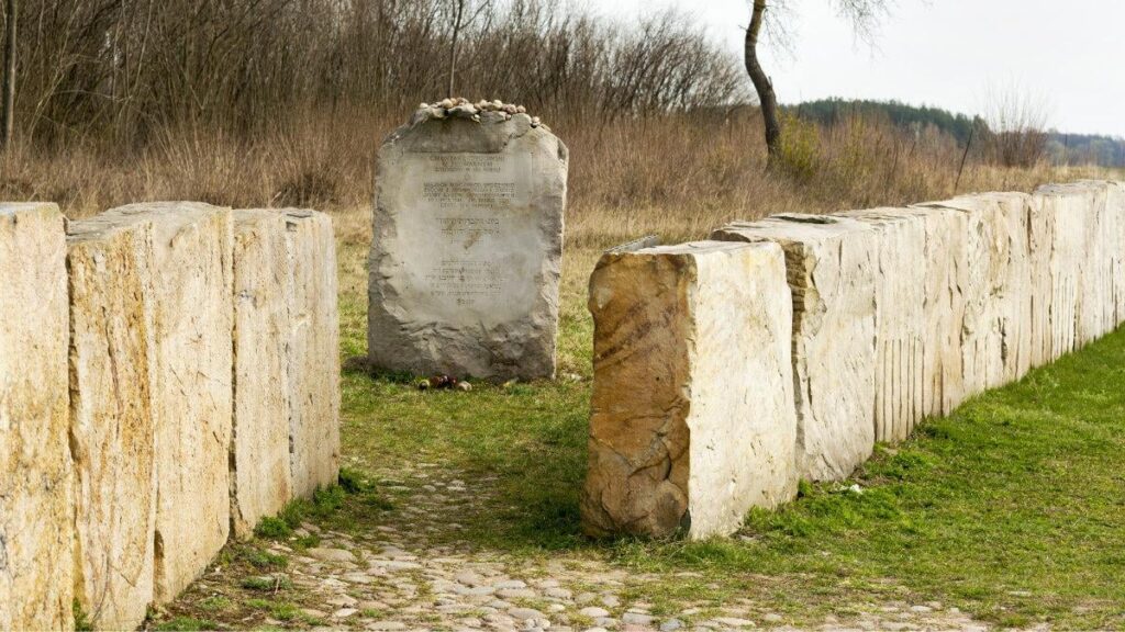 In Jedwabne, boards questioning Poles' participation in the murder of Jews were set up in Jedwabne