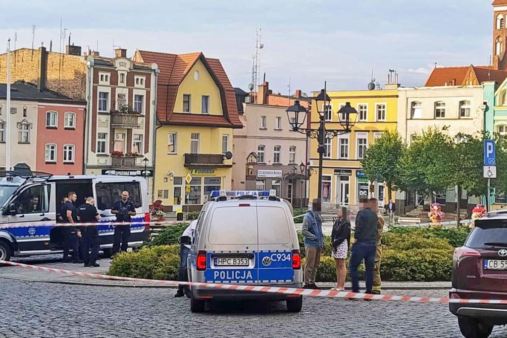 Citizen of Colombia fatally stabbed a Pole during a brawl.