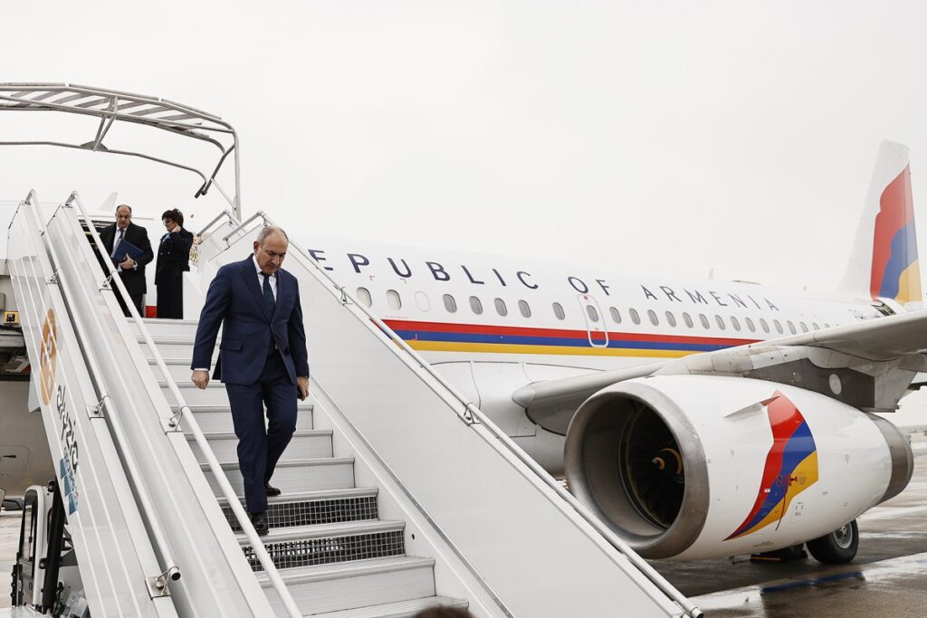 Armenian PM off to Poland for official visit – Public Radio of Armenia Armenian PM to pay working visit to Russia – Public Radio of Armenia