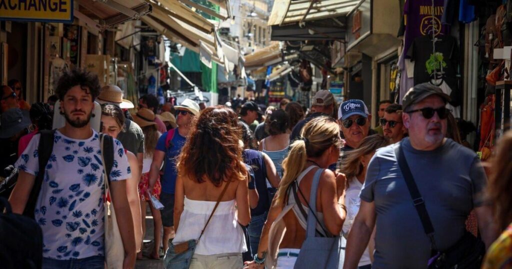 “2026 may be the year with revenue reduction in Greek tourism” "2026 may be the year with revenue reduction in Greek tourism"