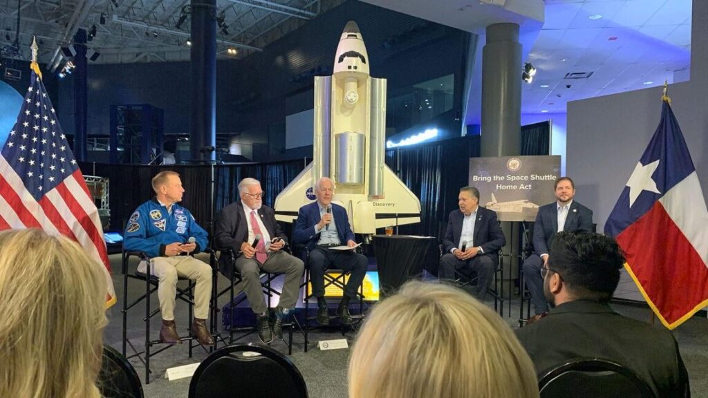 Texas politicians make headway in effort to wrench space shuttle from Smithsonian in BBB - The move could cost $200-300 million dollars