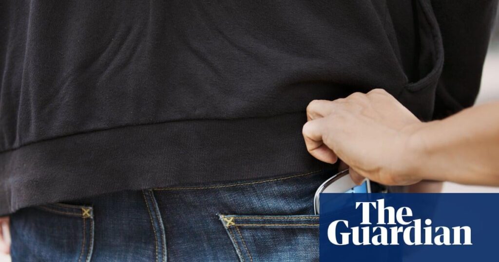 Two-fifths of mobile phone thefts in Europe happen in UK, shows insurance data