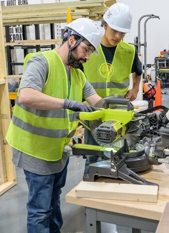 New Training Program Builds Pathways to Green Energy Construction Careers for Disadvantaged Communities - River Journal Online