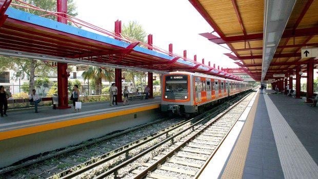 Electric: He fainted by the hot train driver - "No air conditioning cabins" complain about workers