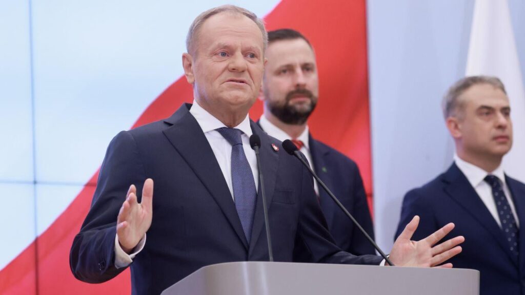 Polish PM reshuffles cabinet in bid to restore control