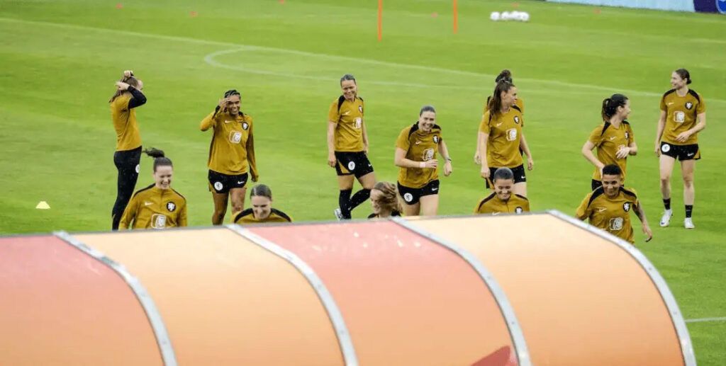 Oranje arrive in Switzerland for the Women’s Euros: first training interrupted by thunderstorms Download app from appStore